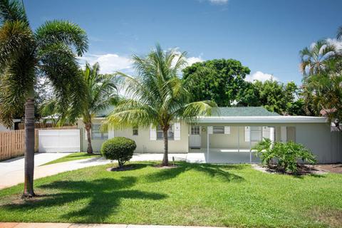 301 Camellia St