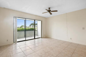 1110 Green Pine Blvd #B1