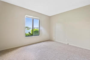 1110 Green Pine Blvd #B1