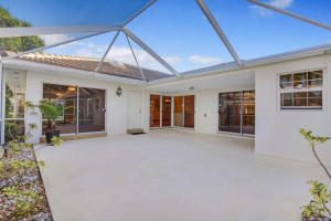 10904 Myrtle Oak Ct