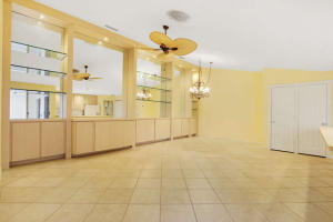 10904 Myrtle Oak Ct