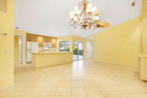 10904 Myrtle Oak Ct