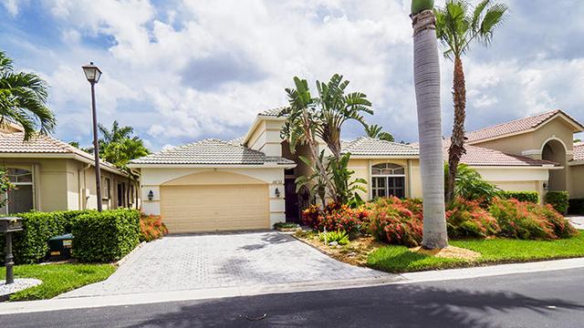 8651 Falcon Green Dr