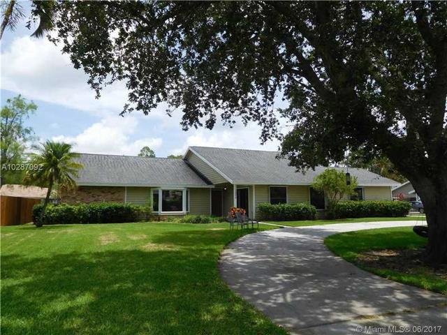 13868 Barberry Dr