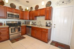 1083 Winding Rose Way