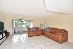 221 Foxtail Dr #F