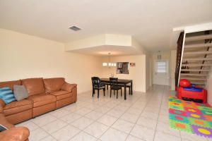 221 Foxtail Dr #F