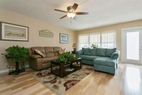 6573 Emerald Dunes Dr #202