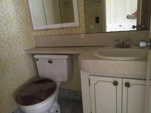 For Sale: 9 Easthampton A West Palm Beach, FL 33417