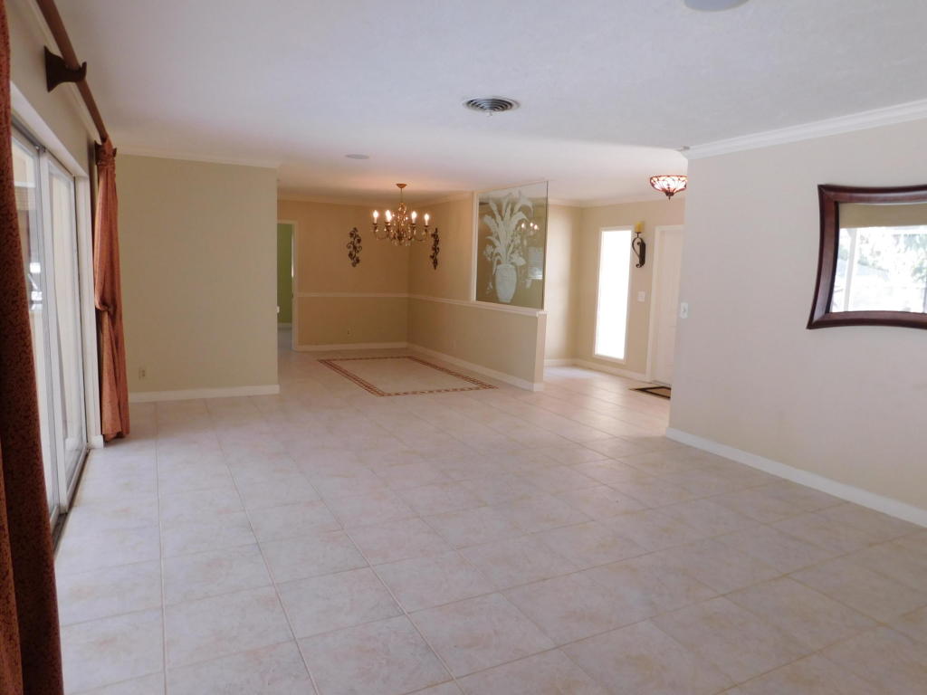 4239 Hickory Dr