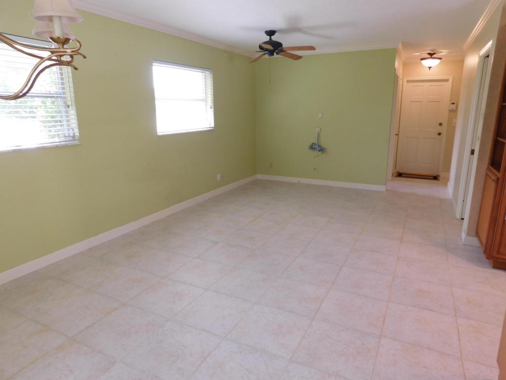 4239 Hickory Dr