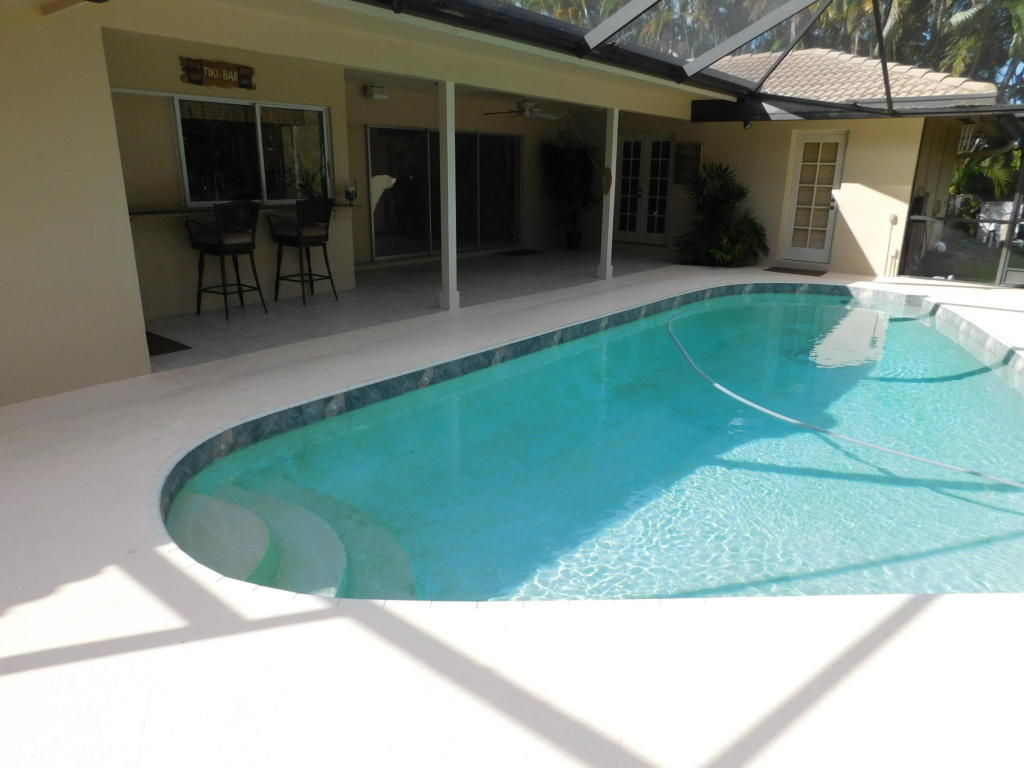 4239 Hickory Dr