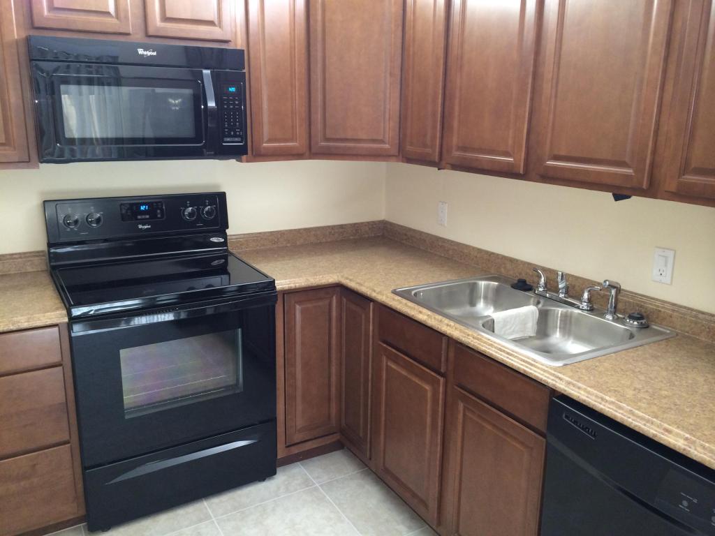 619 6th Ln