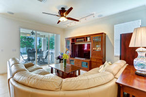 8208 Calterra Dr, Palm Beach Gardens FL 33418