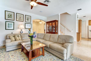 8208 Calterra Dr, Palm Beach Gardens FL 33418