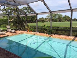 3 Carlisle Ct