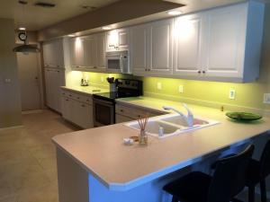 3 Carlisle Ct