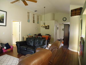 403 Woodview Cir