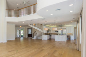 1024 Diamond Head Way