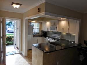 701 NE Harbour Ter #114