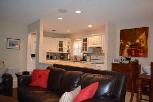 38 SW 5th Way