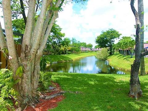 7450 NE Chablis Ct #7450