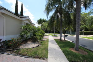 For Sale: 8220 Hampton Wood Dr Boca Raton, FL 33433