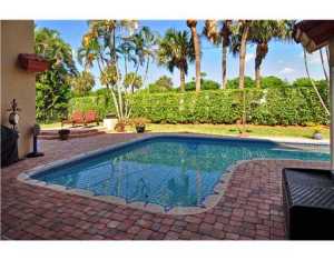 2599 NW 49th St