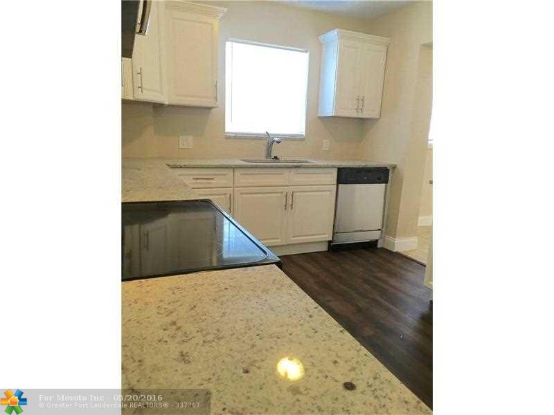 1325 SE 1st Ave, Deerfield Beach FL 33441