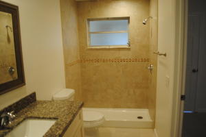 900 High Point Blvd #B