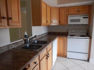 6600 S Oriole Blvd #2020