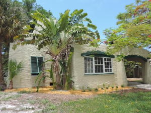 For Sale: 310 Columbia Dr Lake Worth, FL 33460