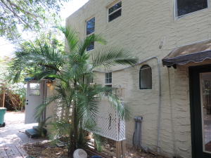 For Sale: 310 Columbia Dr Lake Worth, FL 33460