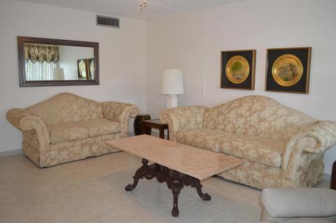 300 Village Green Cir #417