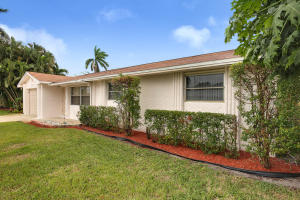 3100 Tropical Trl