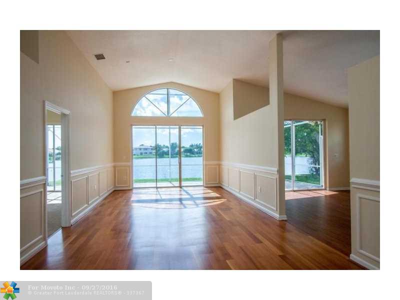 7137 Lake Island Dr