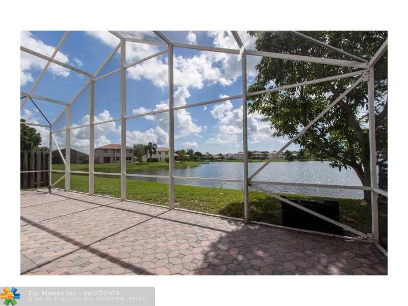 7137 Lake Island Dr