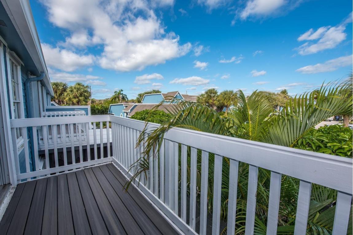 1004 Ocean Dunes Cir