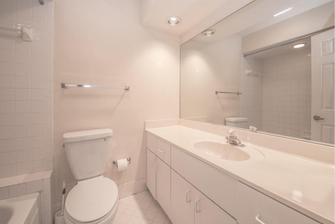 1004 Ocean Dunes Cir
