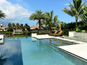 150 Spyglass Ln