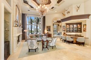 226 Commodore Dr