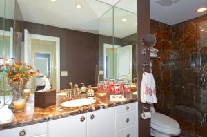 2160 Ibis Isle Rd #6