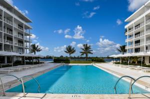 2160 Ibis Isle Rd #6