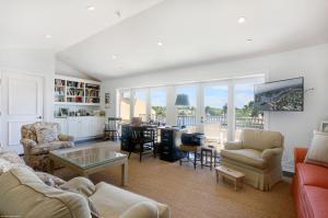 1379 Estuary Trl