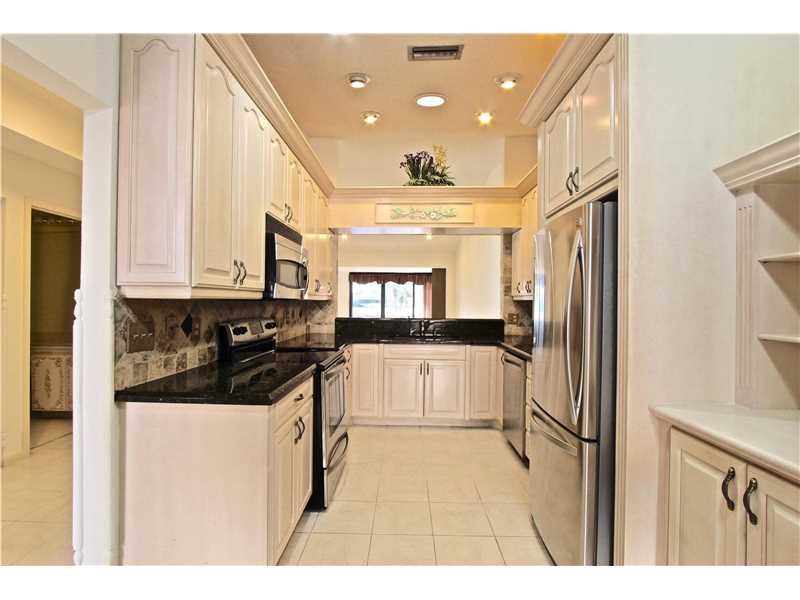 5266 Fairway Woods Dr #4011