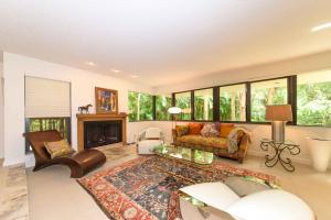 700 St Albans Dr #700
