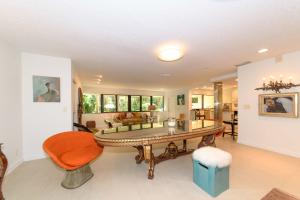 700 St Albans Dr #700