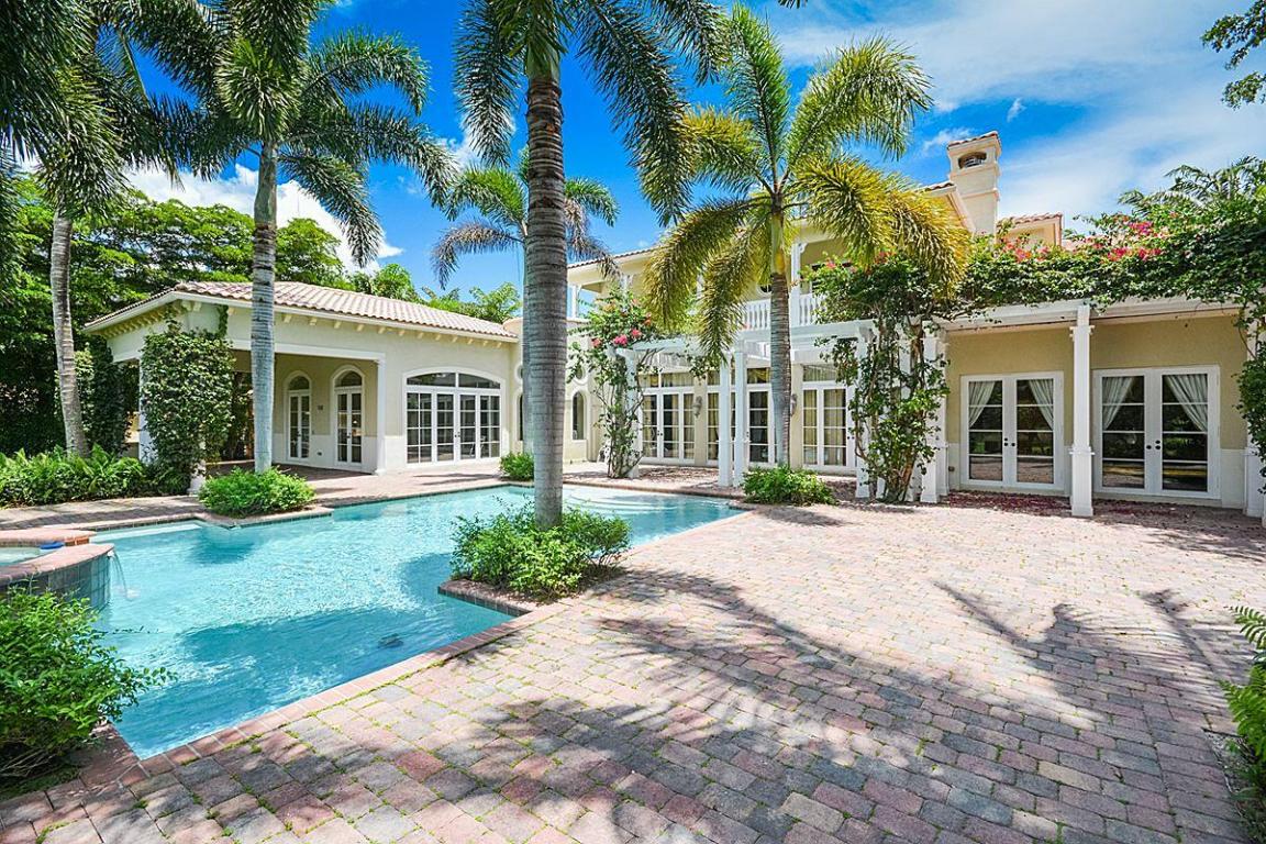 17147 Avenue Le Rivage