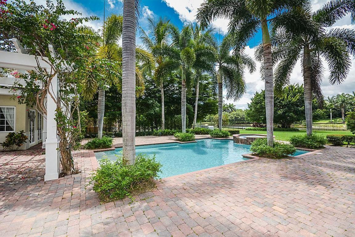 17147 Avenue Le Rivage