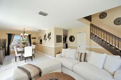 9849 Spanish Isles Dr